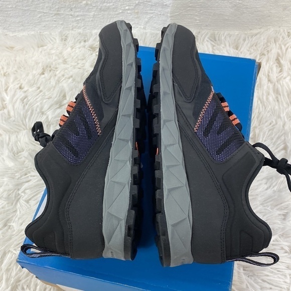 NIB Columbia Flow District Shoes - Picture 8 of 9